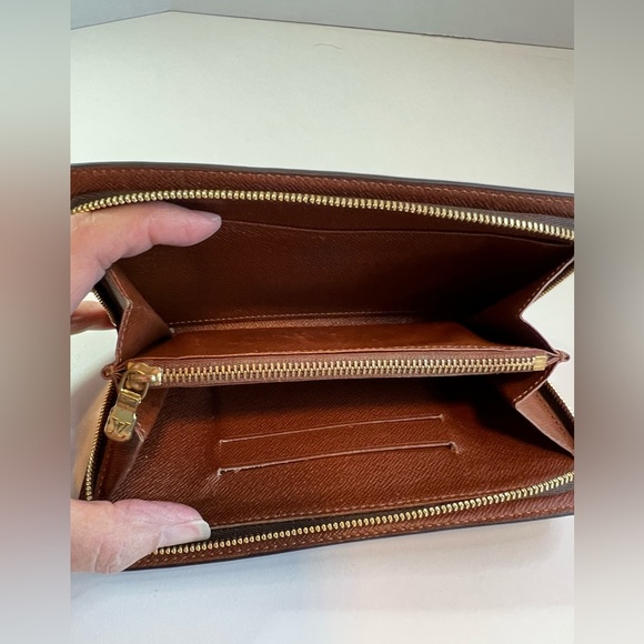 2001 Louis Vuitton Zippy Wallet with brand new Louis Vuitton zipper - Picture 14 of 15